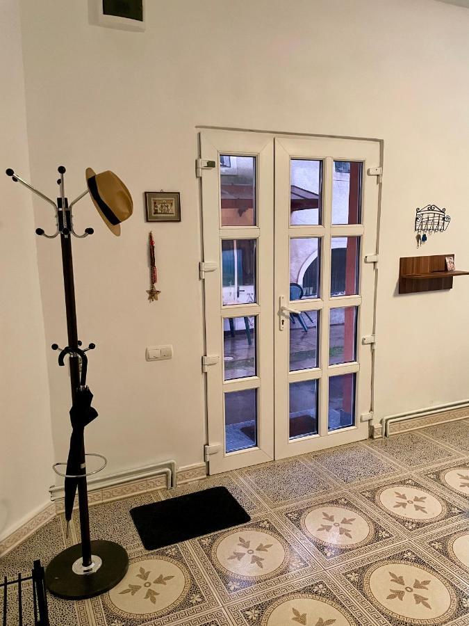 Mosaico Alfetta Hostel تيميشورا المظهر الخارجي الصورة